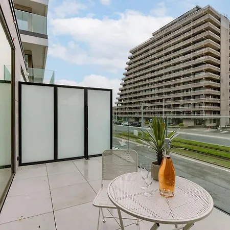 Huswell - Lovely New Close To The Sea *